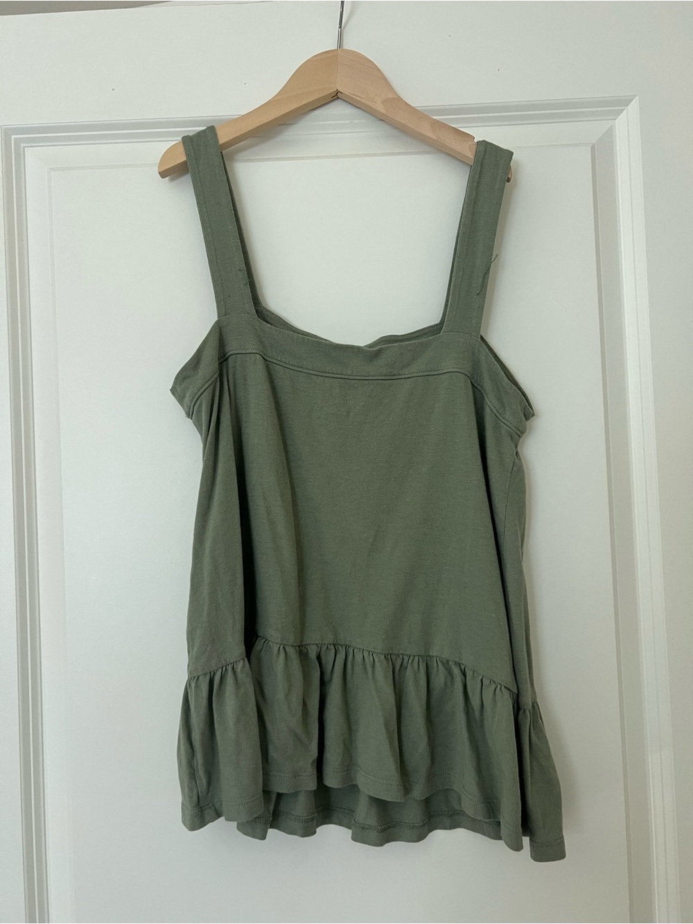 GAP Tank Top - Picture 6 of 8